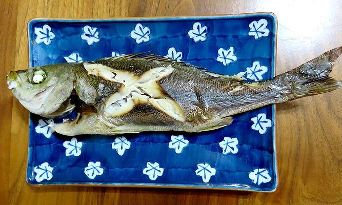 定番のイサキの塩焼きはいけます 横浜丸魚株式会社