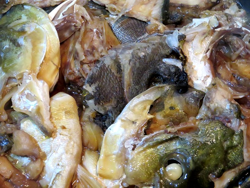 捨てちゃうアラも炊いてみると美味しいよ 横浜丸魚株式会社