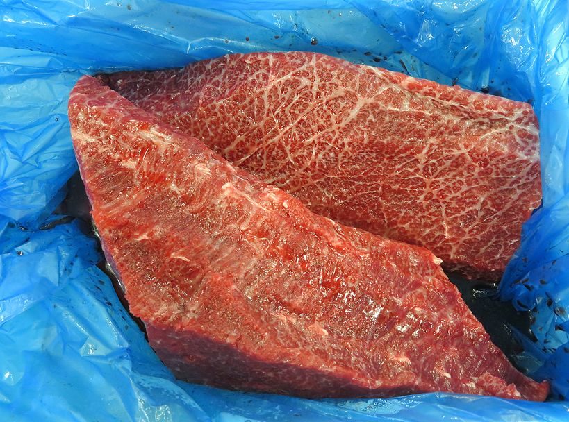 尾の身、鯨の稀少部位です。 | 横浜丸魚株式会社